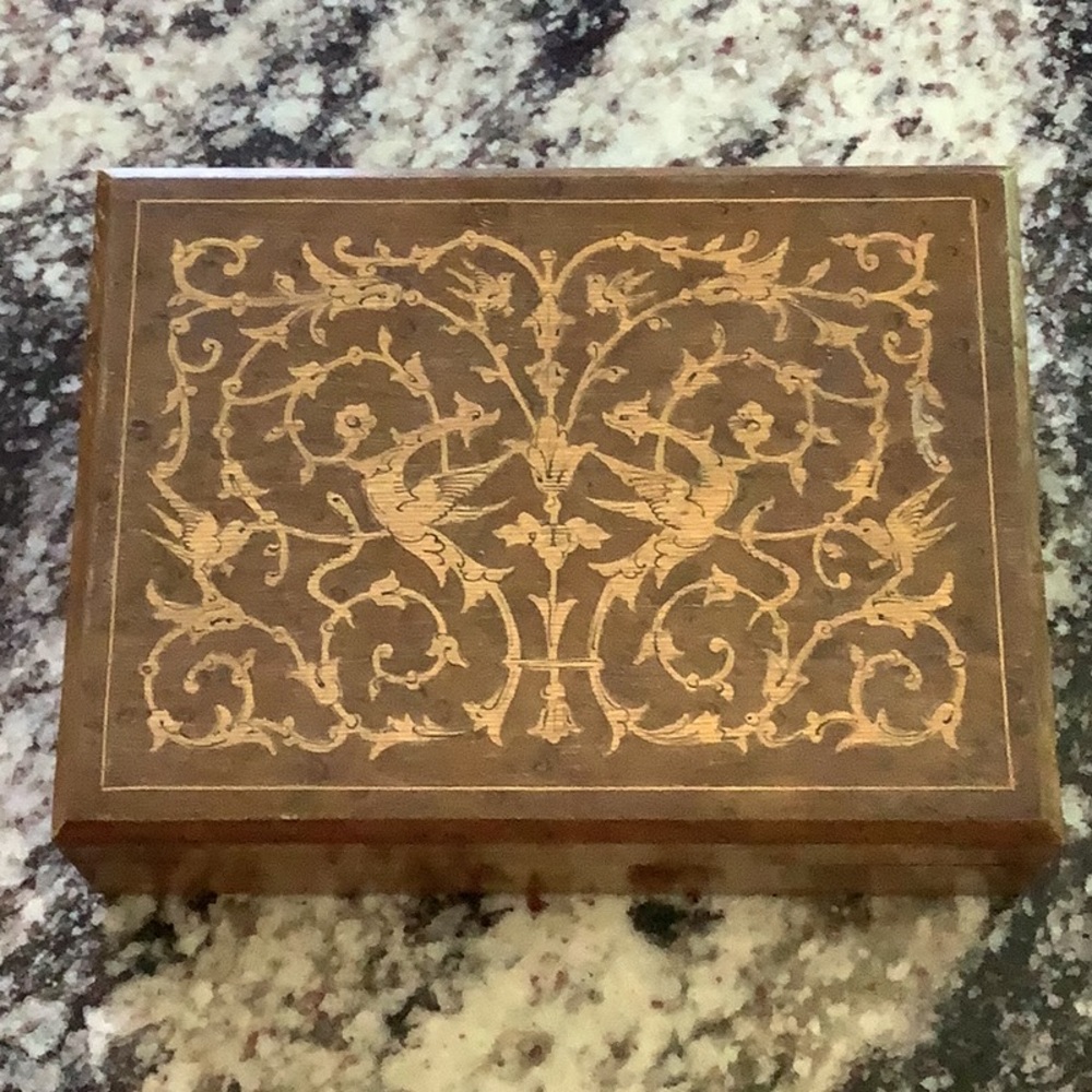 Vintage inlaid wood box, can hold cards or divider can be removed, Italy